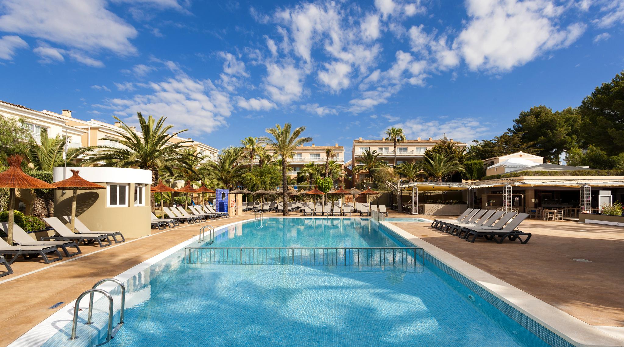 Insotel Cala Mandia Resort Eksteriør billede